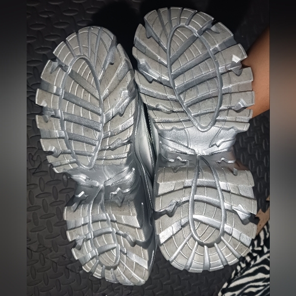 Women Silver Metallic Chunky Platform Sneakers - Picture 9 of 11